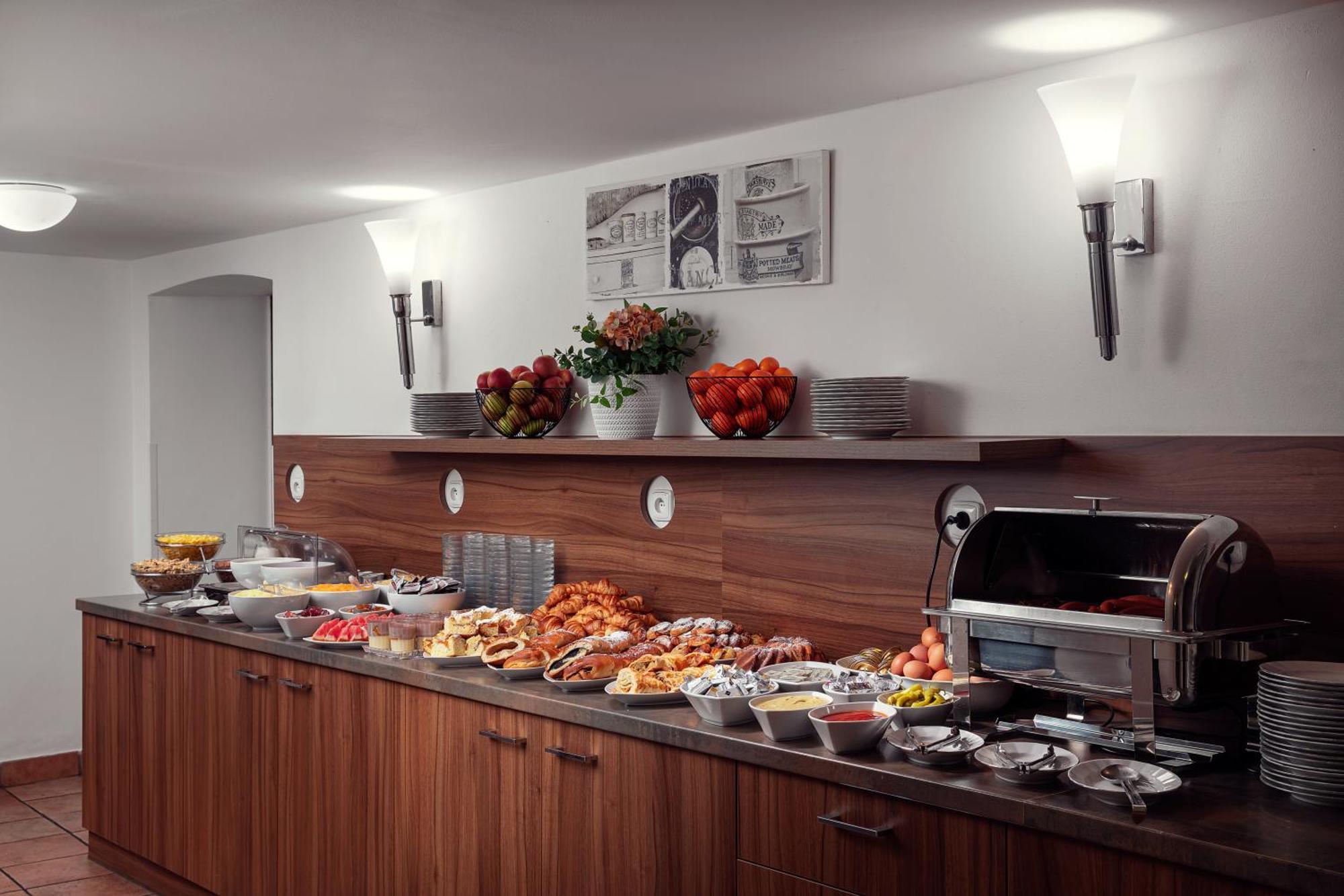 Ambiance Hotel 4*